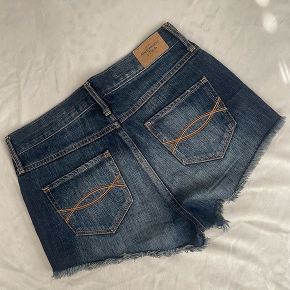 Abercrombie & Fitch High Waisted Shorts (Dark Denim - Size 25/0) - Picture 2 of 3